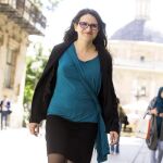 La vicepresidenta y portavoz del Consell, Mónica Oltra, se dirige a la rueda de prensa que ha ofrecido hoy para informar de los acuerdos alcanzados por el Gobierno de la Generalitat en su reunión plenaria semanal.