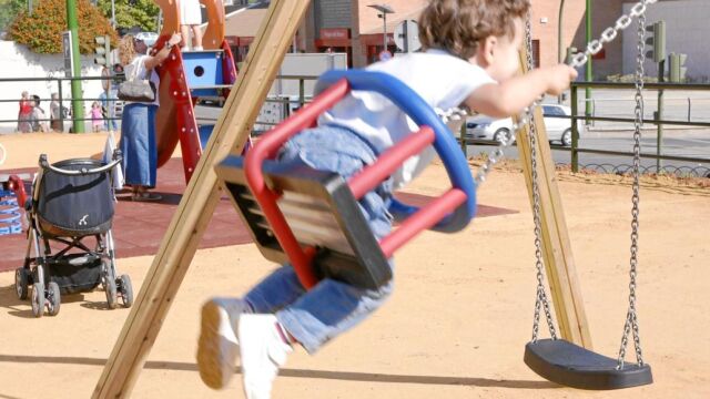 Mientras un centro en Almería sí obtiene plazas pese a no registrar sus cuentas gracias a un aval, otro en Málaga es excluido y se le niega esa misma opción