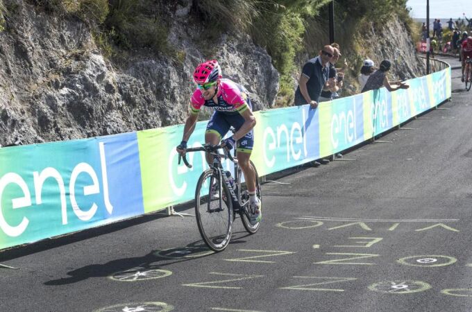 El ciclista italiano Diego Ulissi, del equipo Lampre, rueda durante la cuarta etapa del Giro de Italia