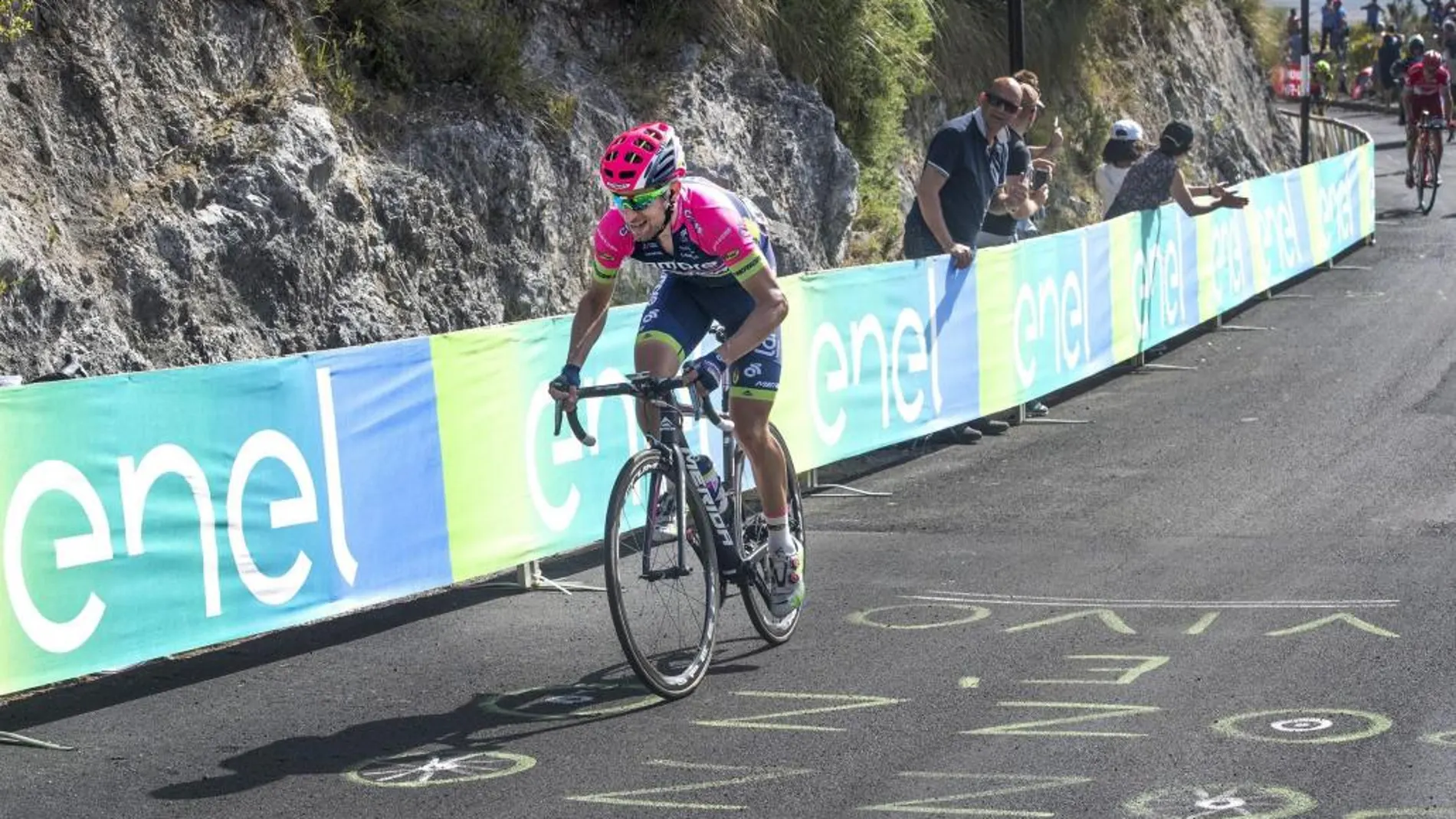 El ciclista italiano Diego Ulissi, del equipo Lampre, rueda durante la cuarta etapa del Giro de Italia