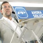 Rajoy acusa al Gobierno de querer «machacar sin misericordia» al PP