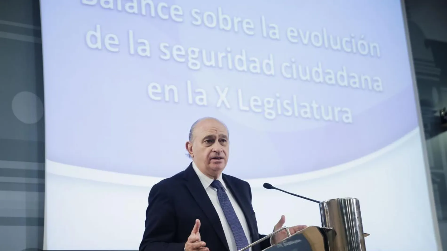 El ministro del Interior, Jorge Fernández Díaz, durante la presentación del balance sobre la evolución de la criminalidad