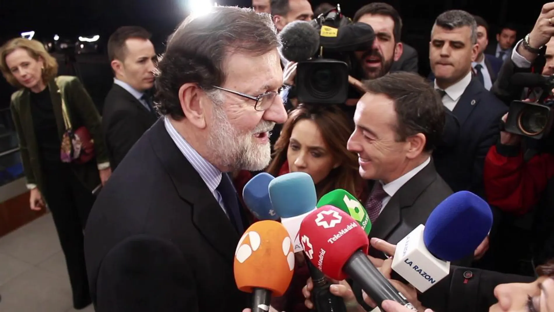 Rajoy valora el «fuerte apoyo» a Guindos para el BCE pero no desvela su sustituto