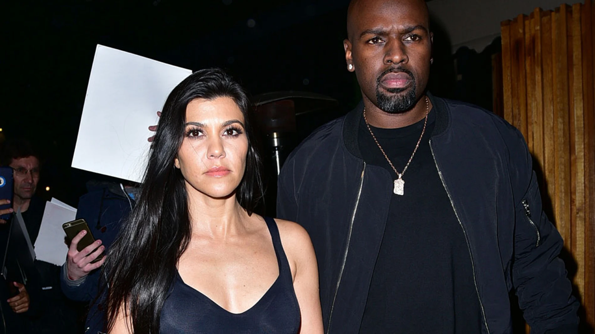 Kim Kardashian no aprueba la amistad entre su hermana Kourtney y el novio de su madre