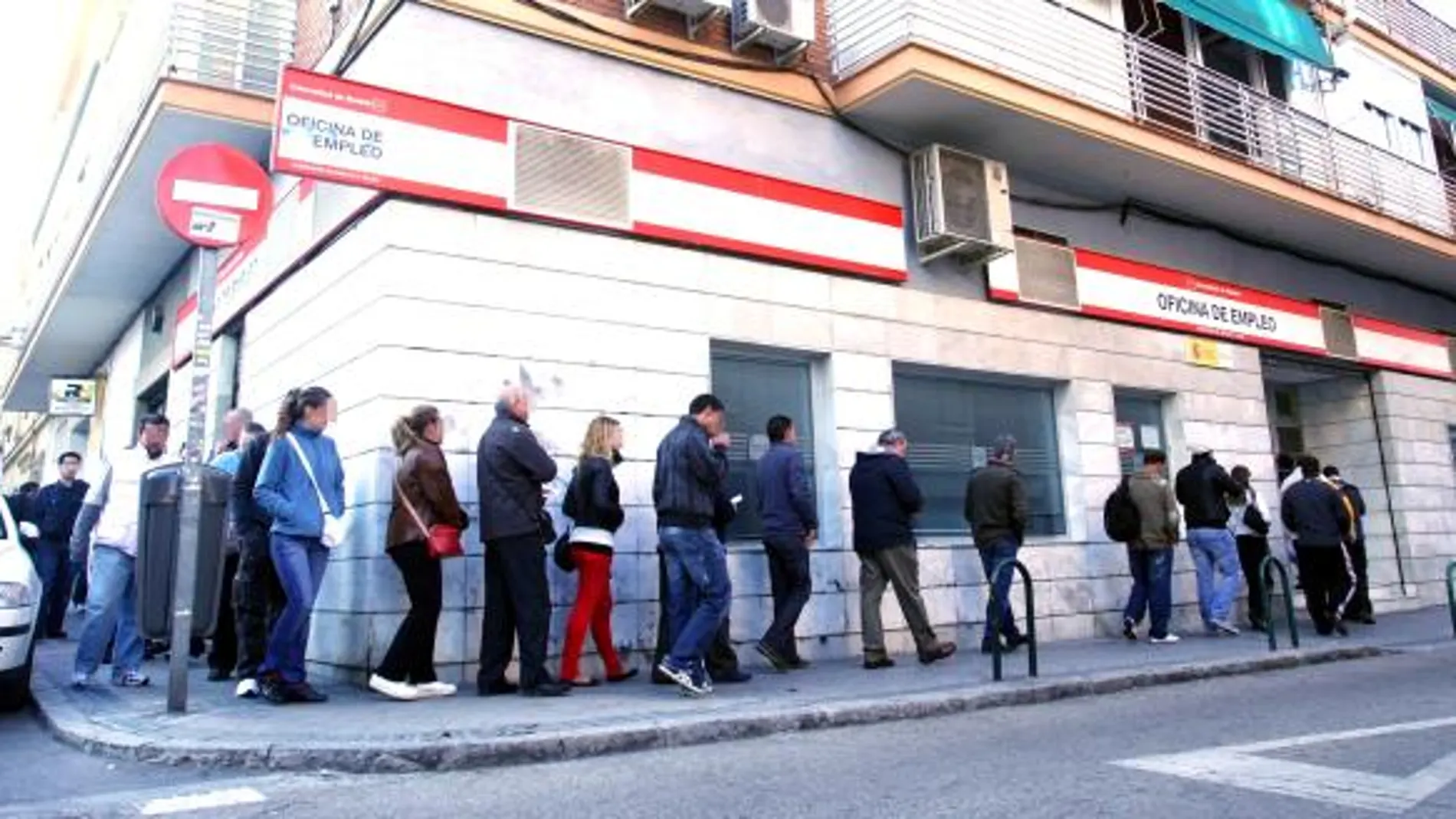 La OIT exhorta a los gobiernos a aprovechar la crisis para dar salida a los jóvenes