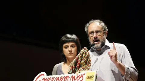 El cabeza de lista de la CUP Antonio Baños junto a la número dos, Anna Gabriel.