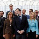 Mariano Rajoy, María Dolores de Cospedal, Juan Vicente Herrera, Cristina Cifuentes, Alberto Núñez Feijóo, entre otros, posa para la foto de familia antes de la reunión