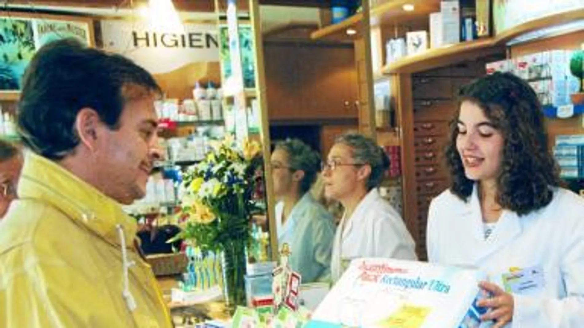 La «guerra de los pañales» enfrenta a los farmacéuticos con Sanidad