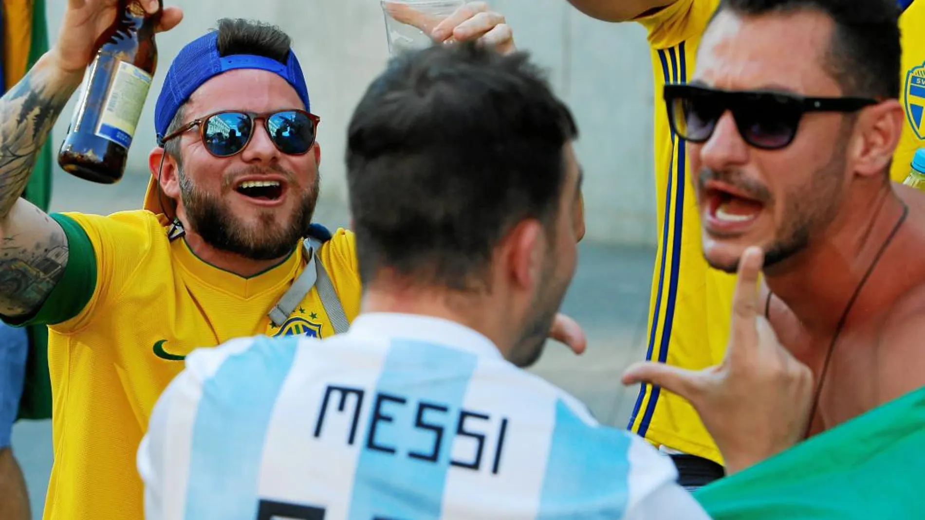 Aficionados de Brasil y Argentina ajenos al sufrimiento que viven sus respectivas selecciones en el Mundial de Rusia