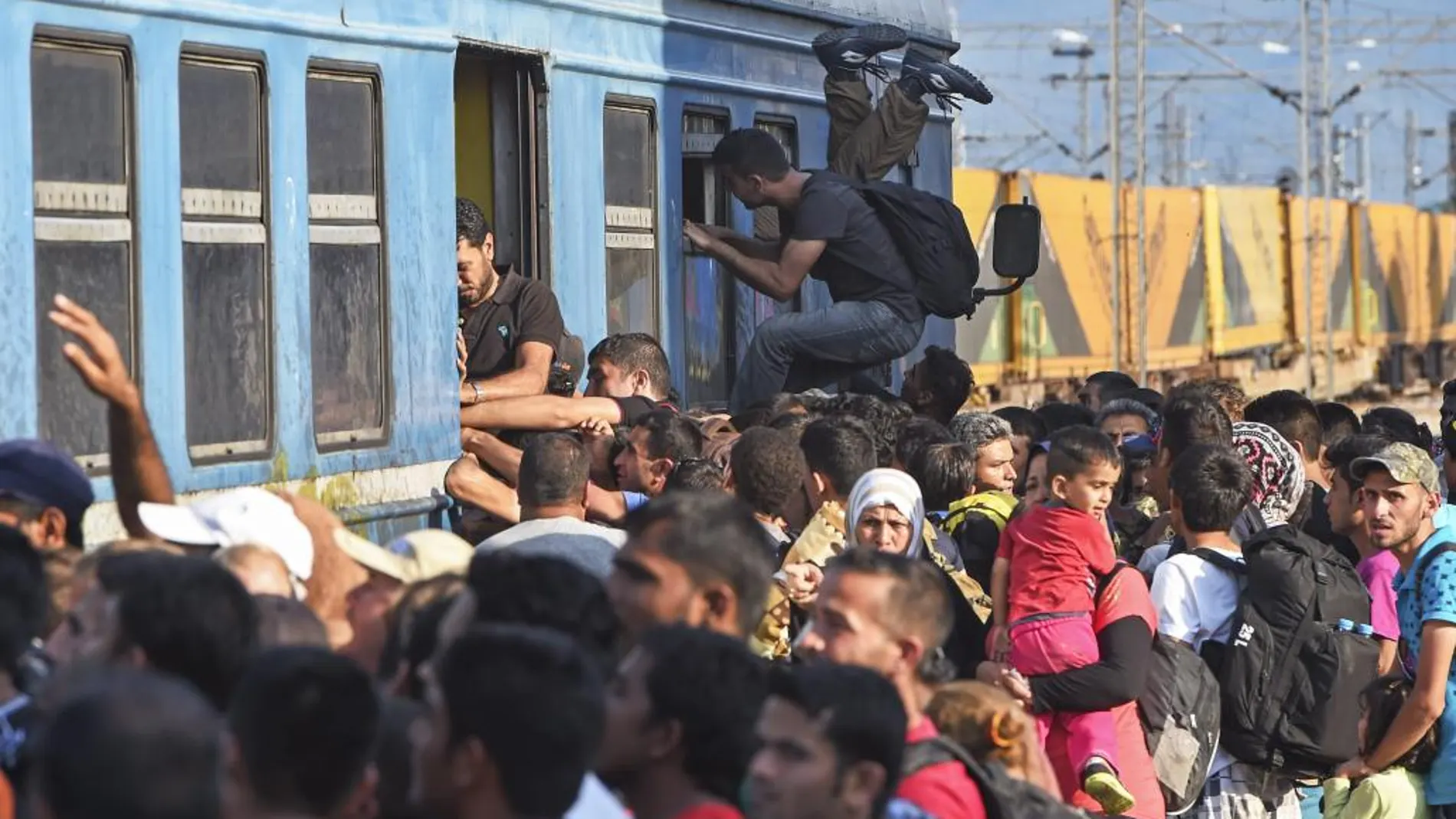 Grecia e Italia se han convertido en los principales países de llegada de la inmigración ilegal por causas políticas y económicas y puente para cruzar Europa.