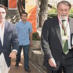 Aznar y Jaime Mayor, en la imagen con Javier Zarzalejos, inauguraron ayer el curso «Desafíos y amenazas a la democracia liberal», de FAES