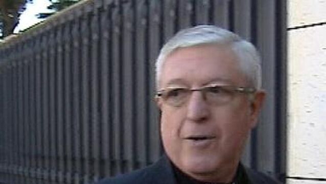 El obispo de de Lérida, Joan Piris, a su llegada esta mañana a la sede de la Nunciatura del Papa en Madrid, donde se ha reunido con su homólogo de la diócesis de Barbastro-Monzón, Alfonso Milián