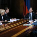 El primer ministro ruso, Dmitri Medvédev, durante una reunión de su gabinete