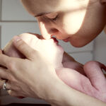 El olor del recién nacido provoca en el cerebro de la madre la misma sensación que producen las drogas