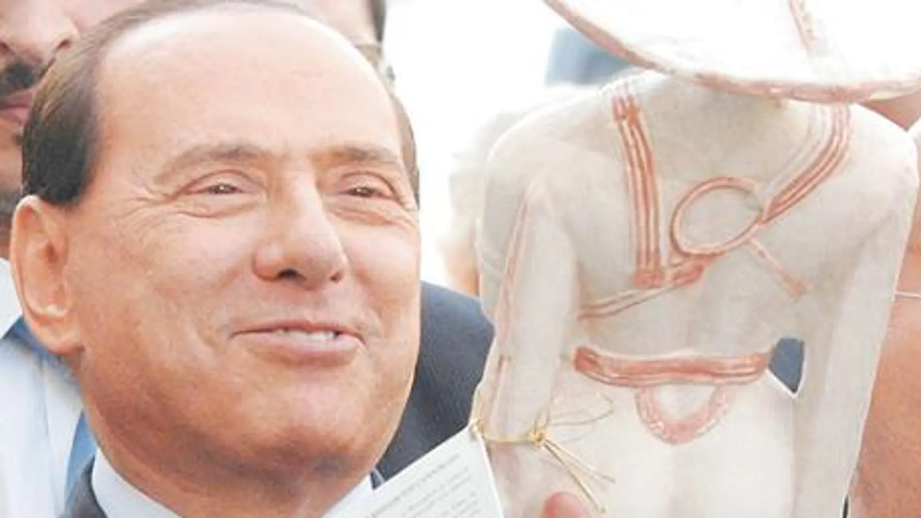 Berlusconi «diseña» su tercera amnistía impositiva