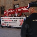 Manifestación en contra de la fusión del Teatro de la Zarzuela y el Real. RUBEN MONDELO