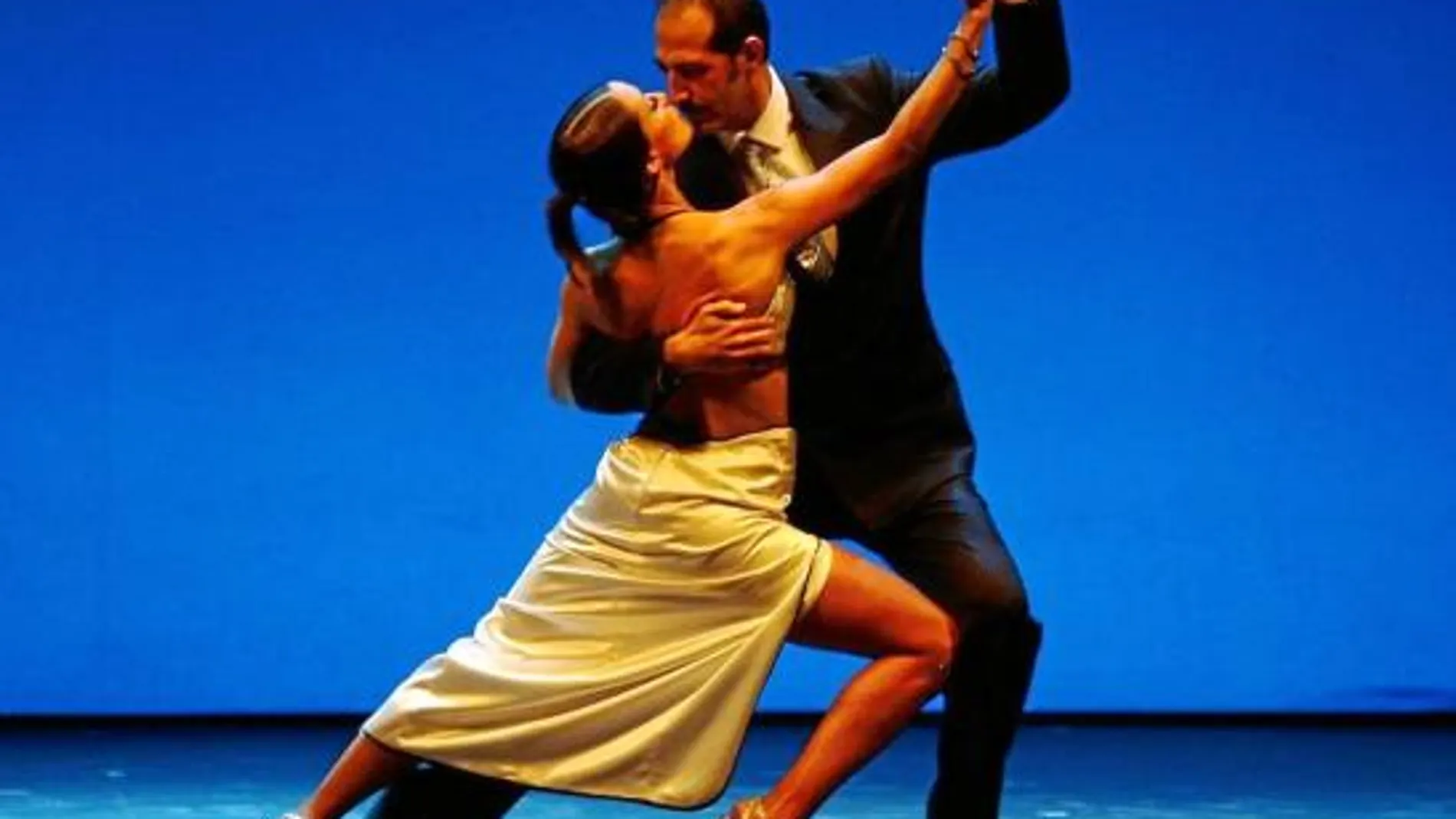 La plaza de Agustín Lara acogerá entre hoy y mañana actuaciones de bailarines de tango
