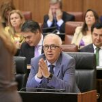 José Sánchez Maldonado, ayer, durante la sesión de control al Gobierno en el Parlamento de Andalucía