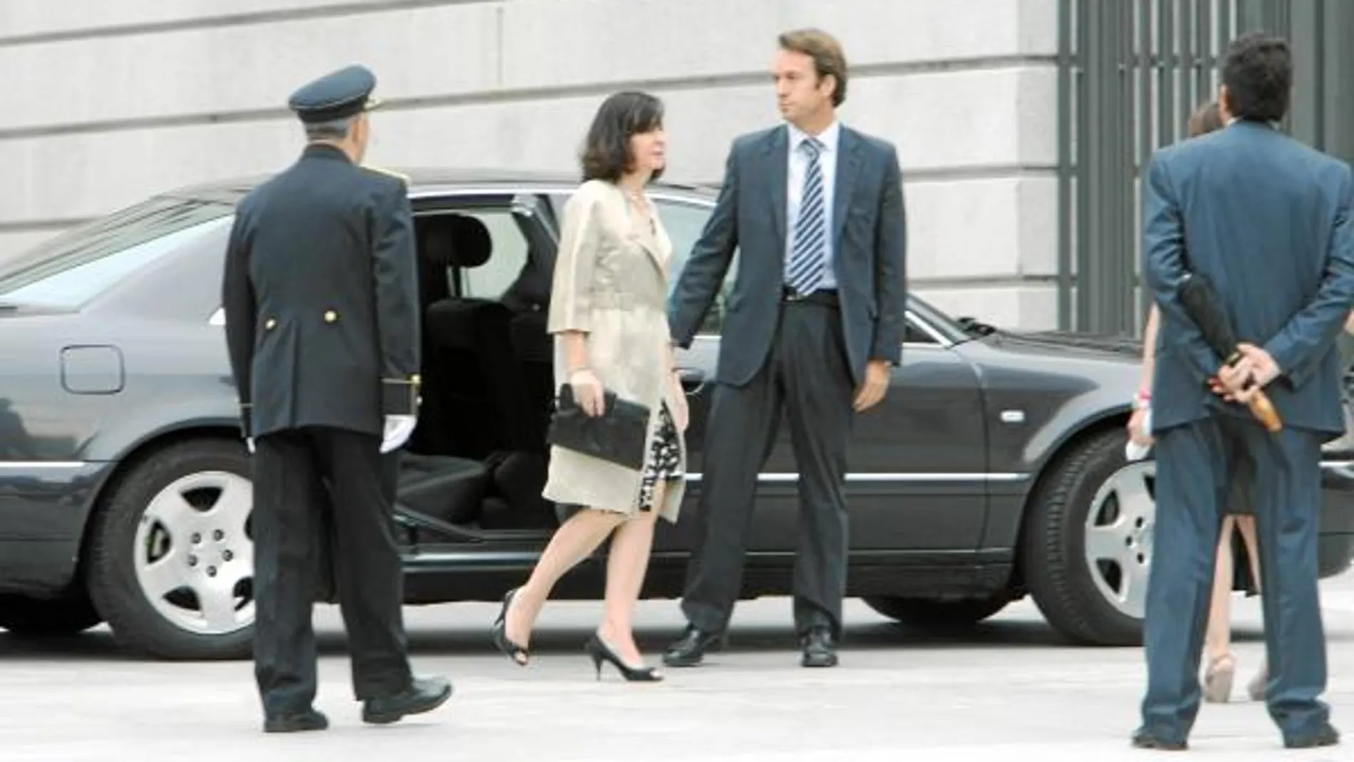 La sentencia sobre el recurso del Estatut, interpuesto en julio de 2006, podría conocerse esta semana. María Emilia Casas, ayer, a su llegada al homenaje a las víctimas del terrorismo en el Congreso