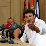 El alcalde del municipio leonés de Villaquilambre, Manuel García, en el Pleno extraordinario del Ayuntamiento