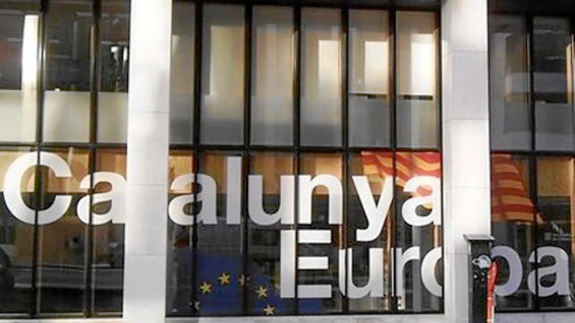 Imagen de la «embajada» catalana en Bruselas, donde la Generalitat becó a dos personas para formarse el pasado año con 19.000 euros cada una