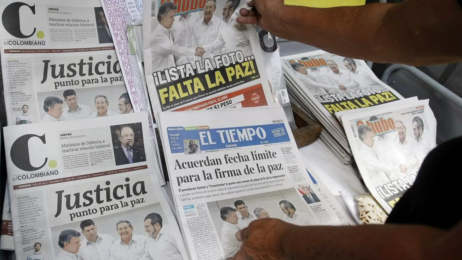 Fotografía de un puesto de periódicos hoy, jueves 24 de septiembre de 2015, en Medellín (Colombia)