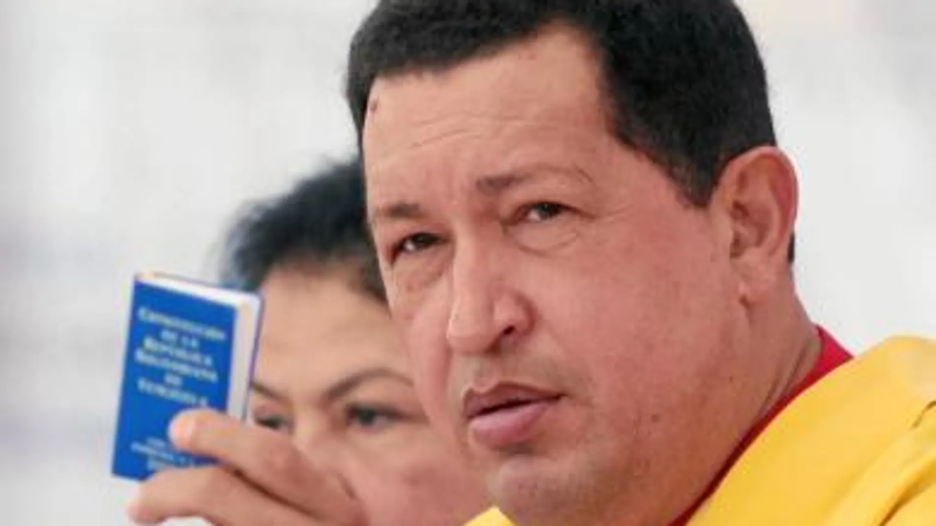 Hugo Chávez legisla a sus anchas tras lograr los poderes especiales