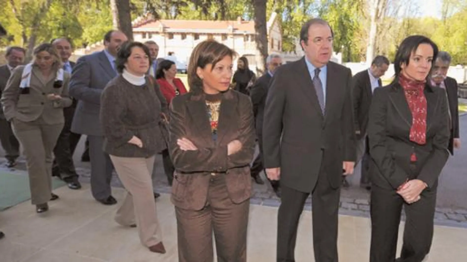 El presidente Herrera, la consejera Silvia Clemente y la ministra Elena Espinosa participan, en Burgos, en la Conferencia Sectorial de Agricultura