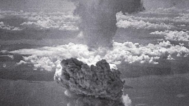 Explosión de «Little Boy», la bomba atómica que el bombardero «Enola Gay» arrojó sobre Hiroshima