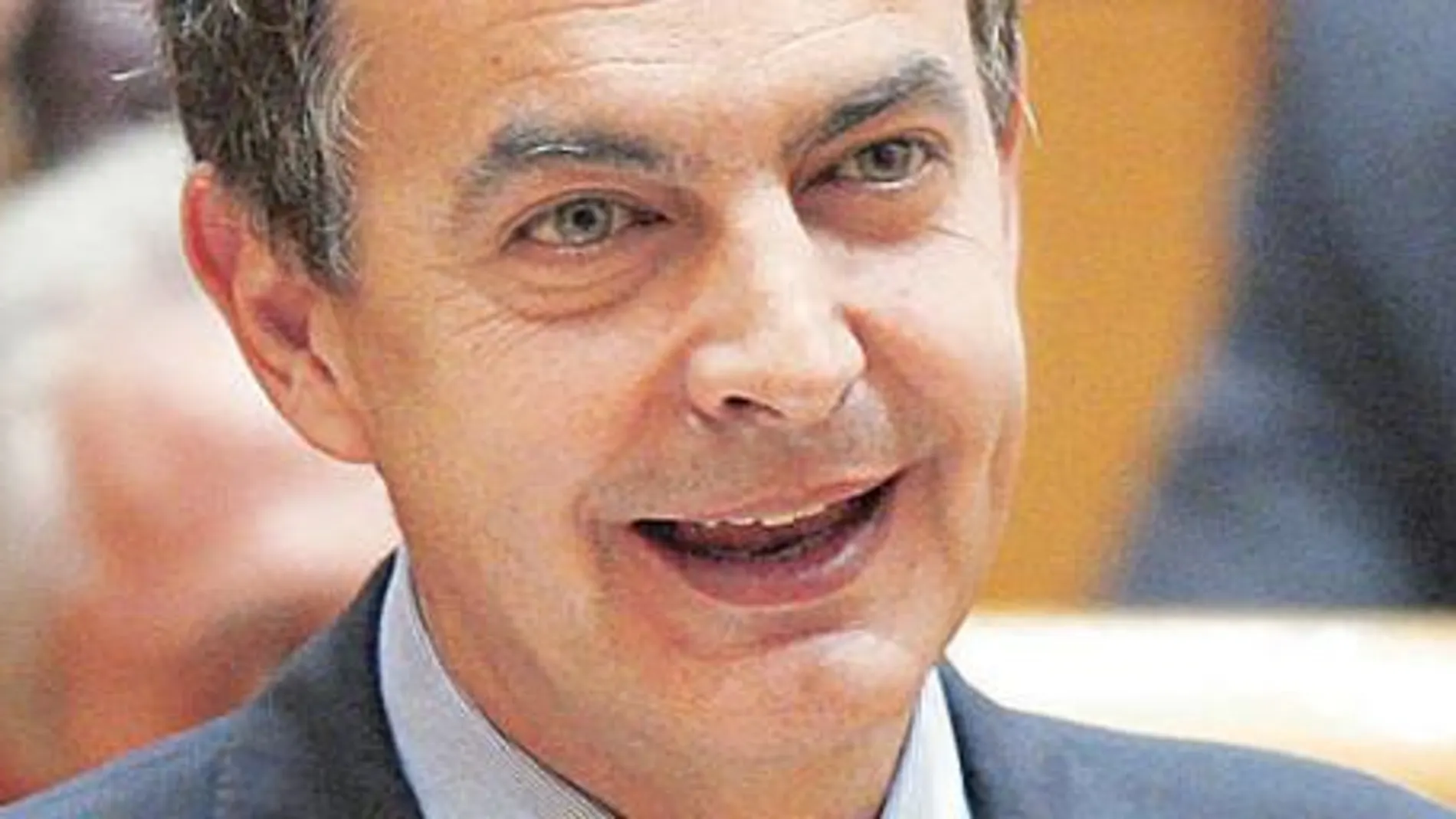 Zapatero rescata Irak para tapar el caos del Gobierno sobre Kosovo