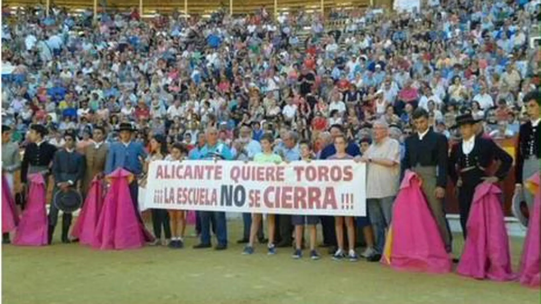 Alumnos de la Escuela Taurina de Alicante