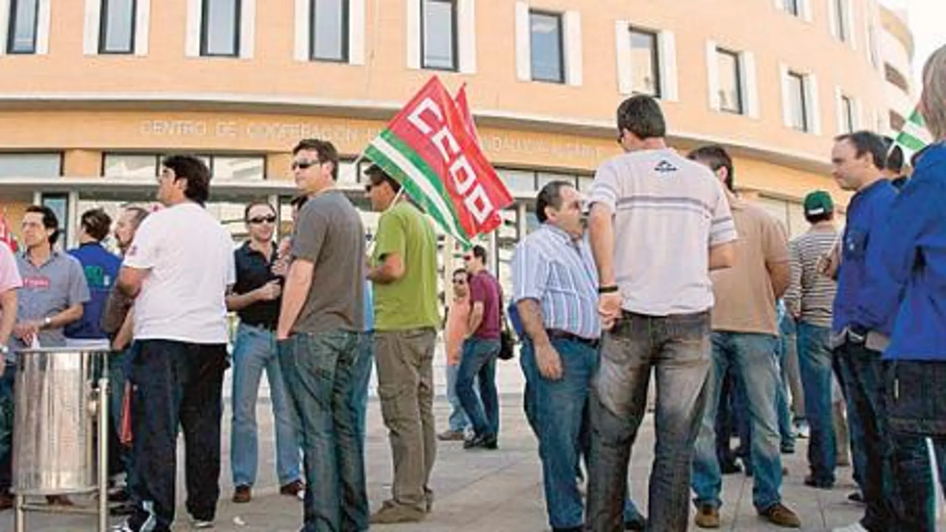 Trabajadores de ENCE exigen alternativas al ERE