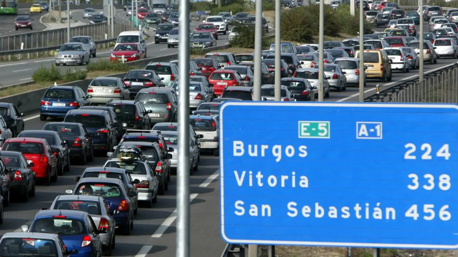 Al menos 41 fallecidos en las carreteras