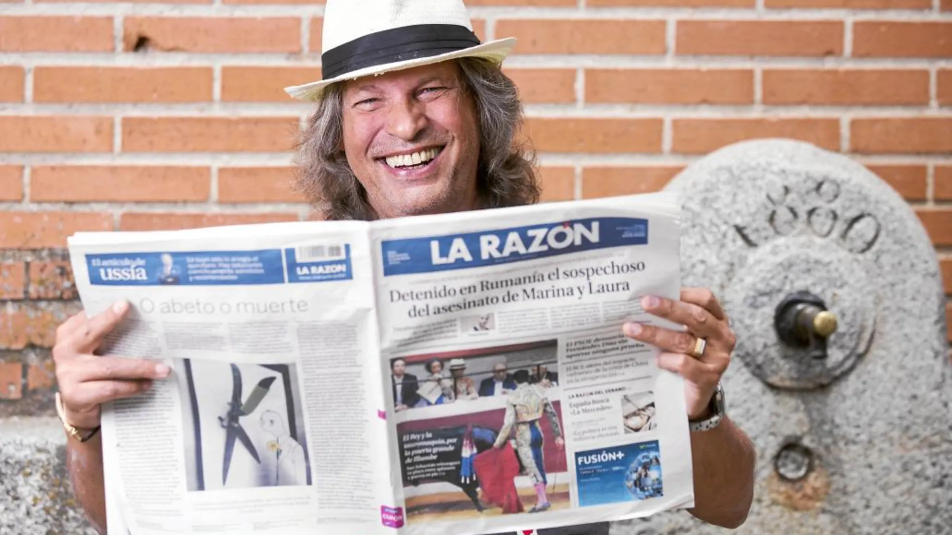 José Mercé: «¿Te crees que se puede felicitar a un compadre por whatsapp?»