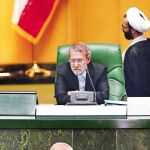 El ministro de Asuntos Exteriores iraní, Mohamed Zarif, en un momento de su intervención ayer ante la Asamblea iraní