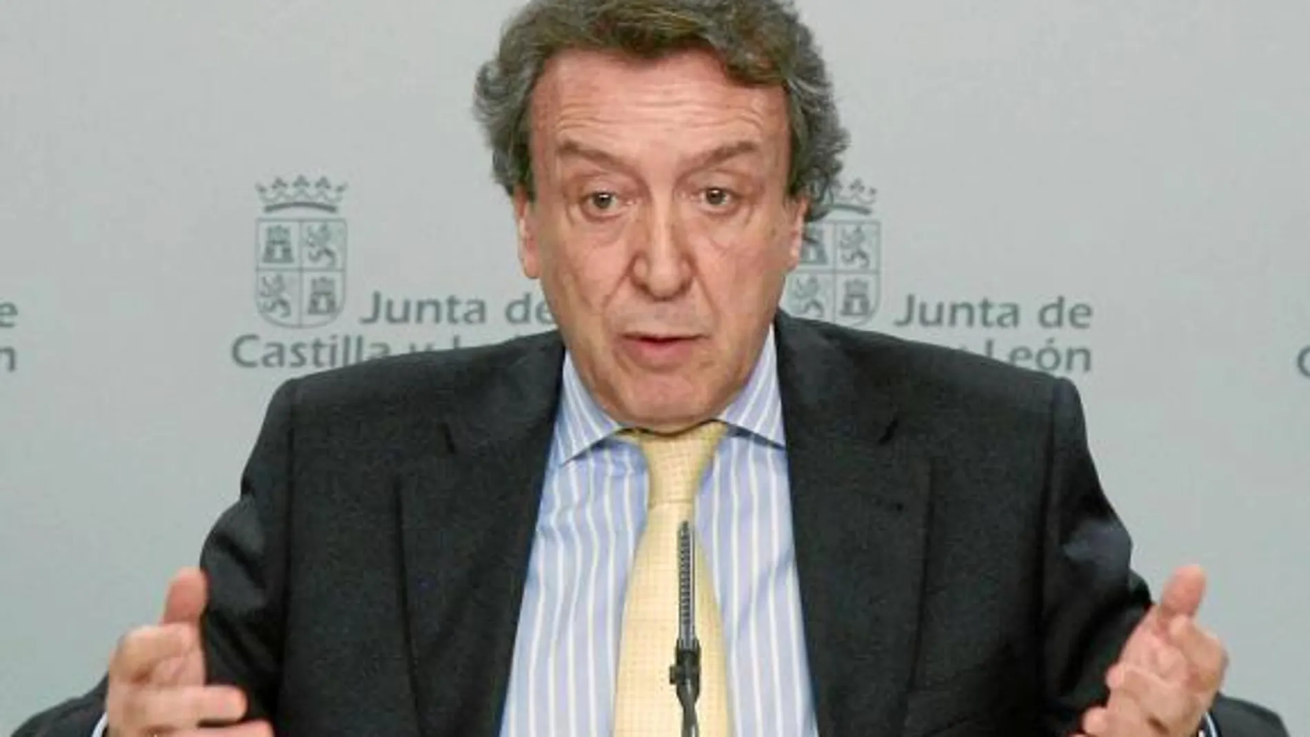 El portavoz, José Antonio de Santiago-Juárez, no entiende la actitud del Gobierno socialista con Castilla y León