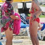 La duquesa no ha dudado en lucir sus curvas en una playa de Ibiza