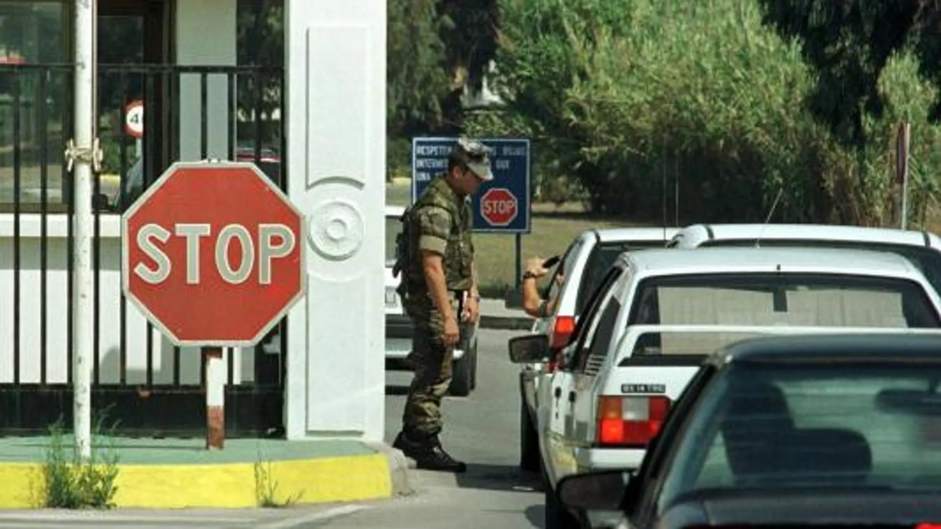 Entrada a la base naval de Rota