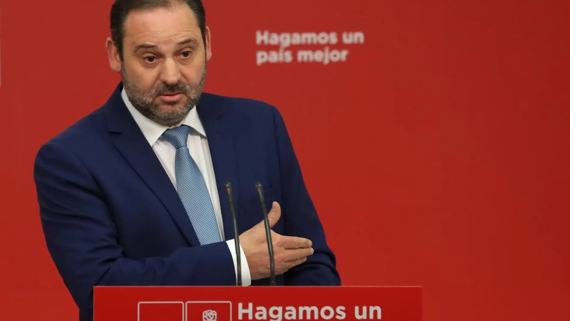 El secretario de Organización del PSOE, José Luis Ábalos, durante a rueda de prensa ofrecida hoy