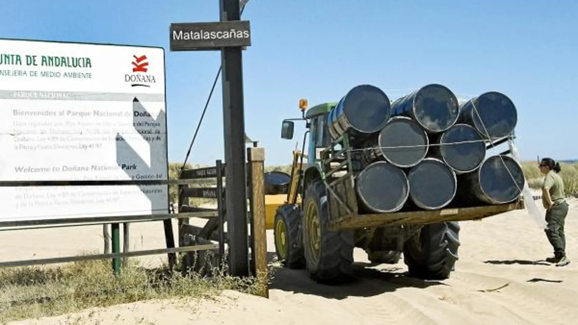 Junta y Ministerio se enfrentan por el deslinde de la playa de Doñana
