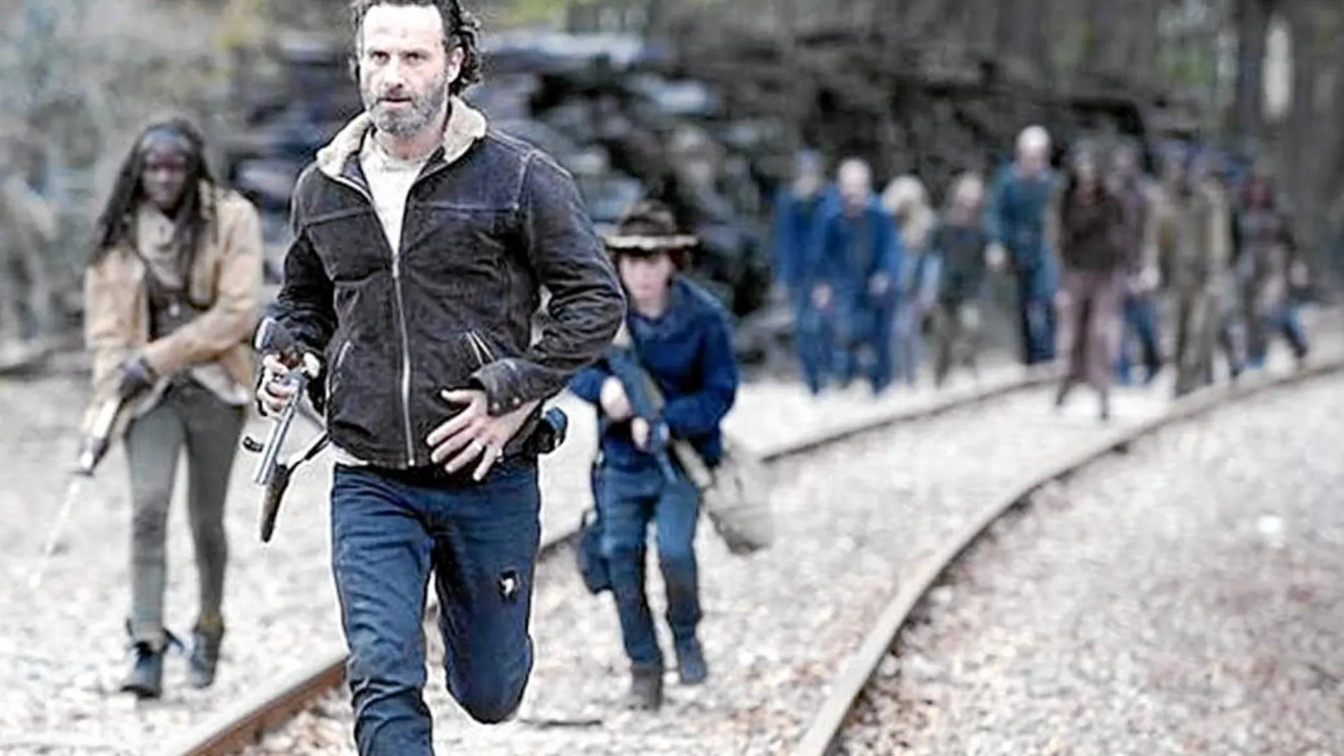 «The Walking Dead». Fotograma de los personajes de la serie que hoy estrena su sexta temporada