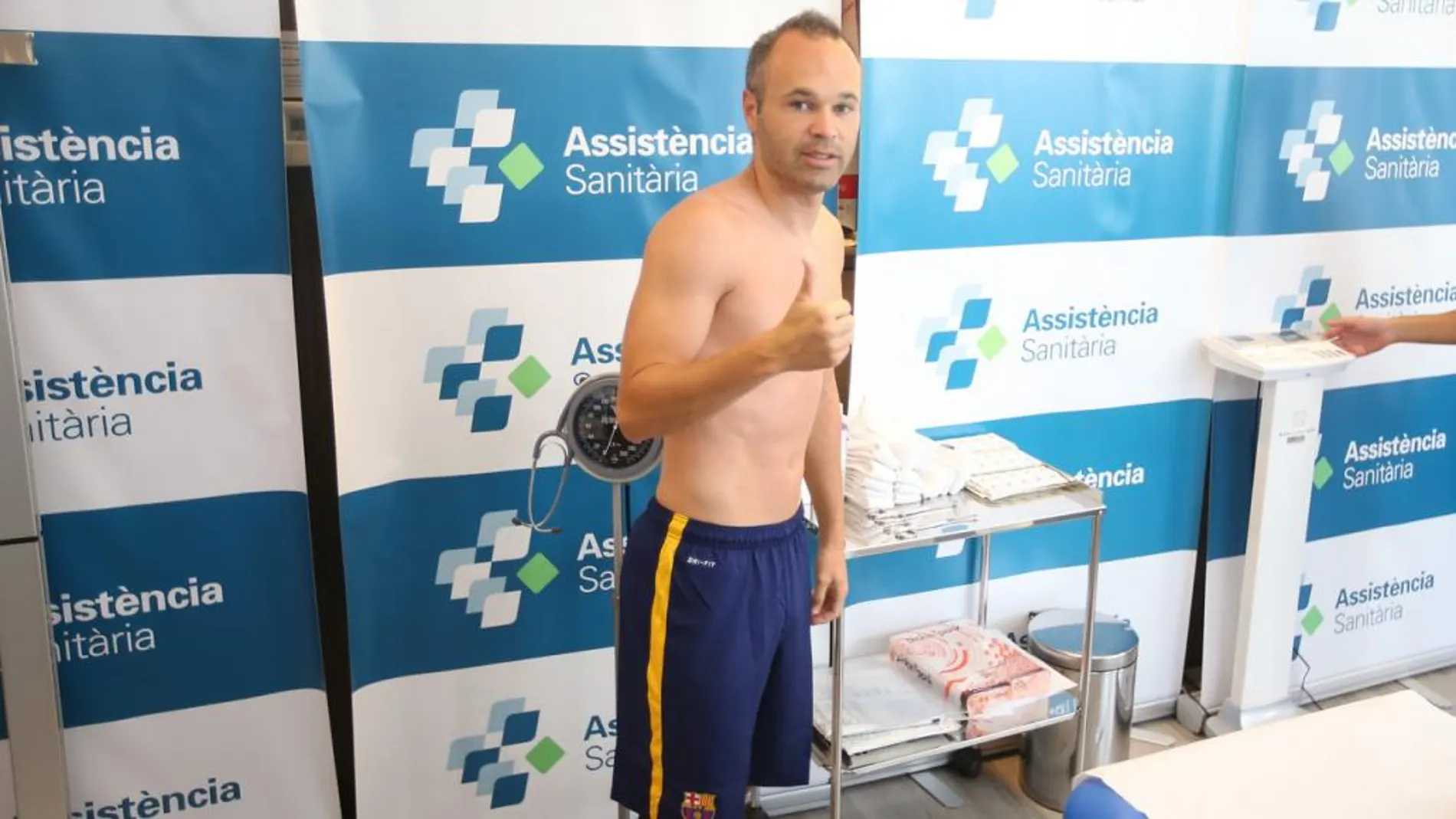 Andrés Iniesta, durante las pruebas médicas de esta mañana