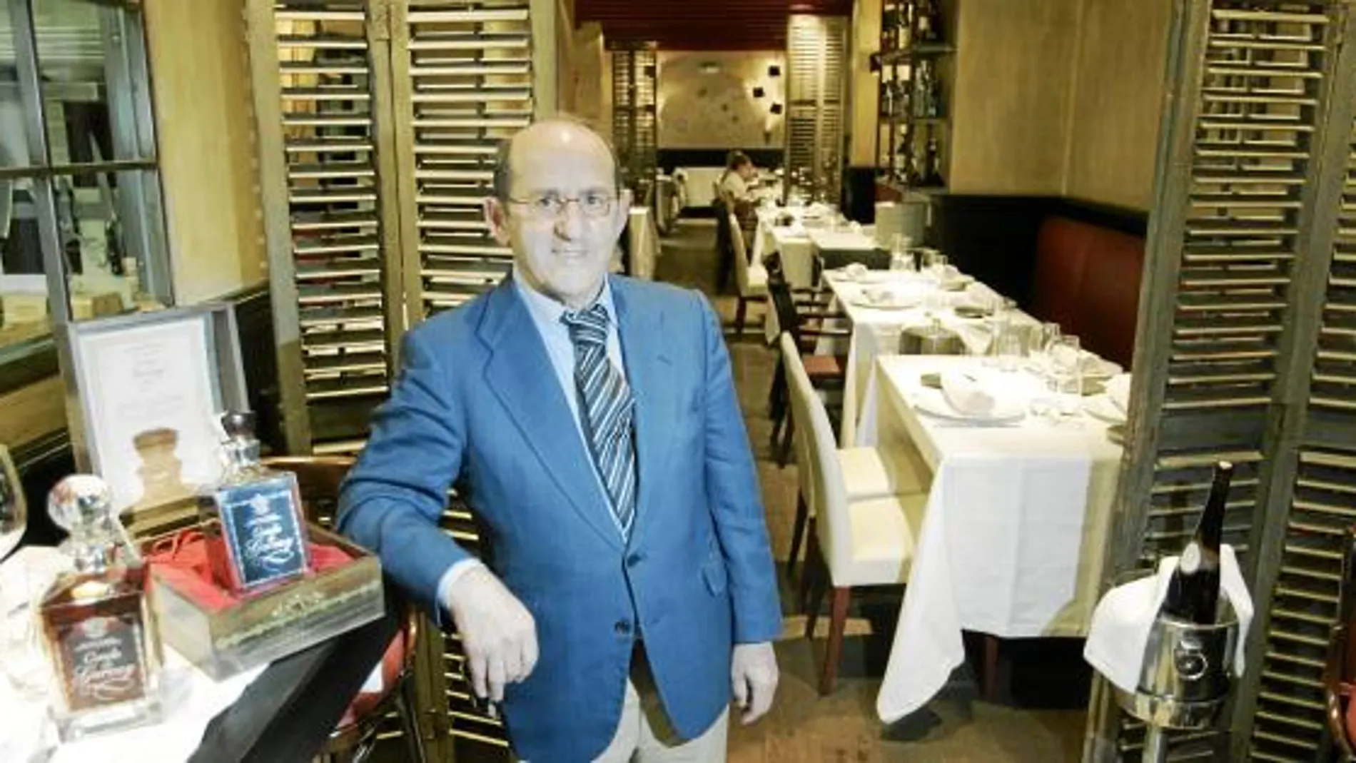 El empresario, en el salón de Oter, uno de sus establecimientos, situado en la calle Claudio Coello de Madrid