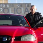 Teófilo Roa, profesor de autoescuela, se quedó sin puntos para poder conducir y trabajar al quitarle 6 de golpe por una infracción que no cometió/Jesús G. Feria
