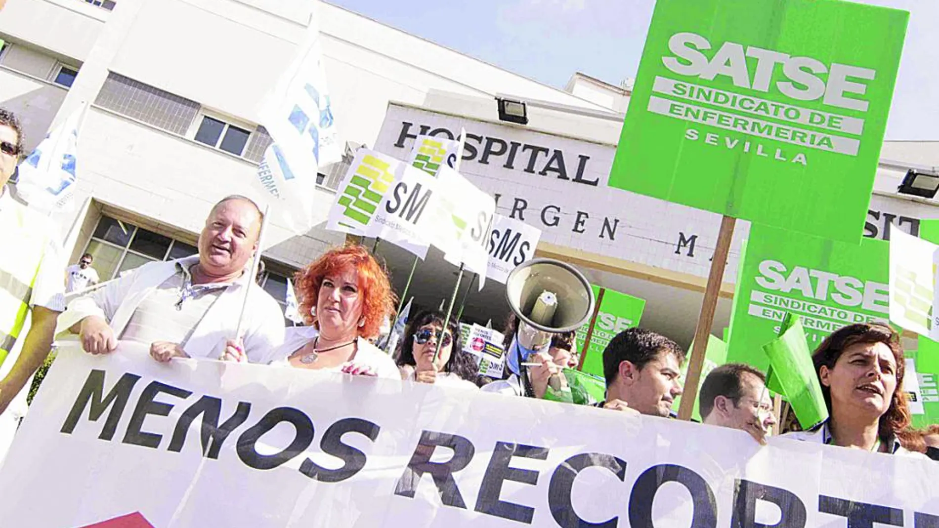 El sindicato médico y Satse han protestado en múltiples ocasiones contra los recortes sanitarios