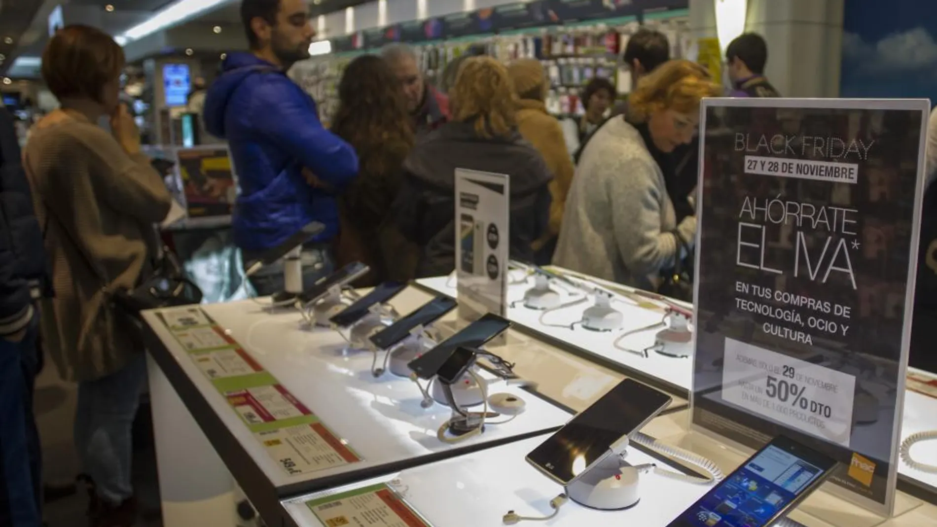 El «Black Friday» arrasa en España mientras se frena en EE UU