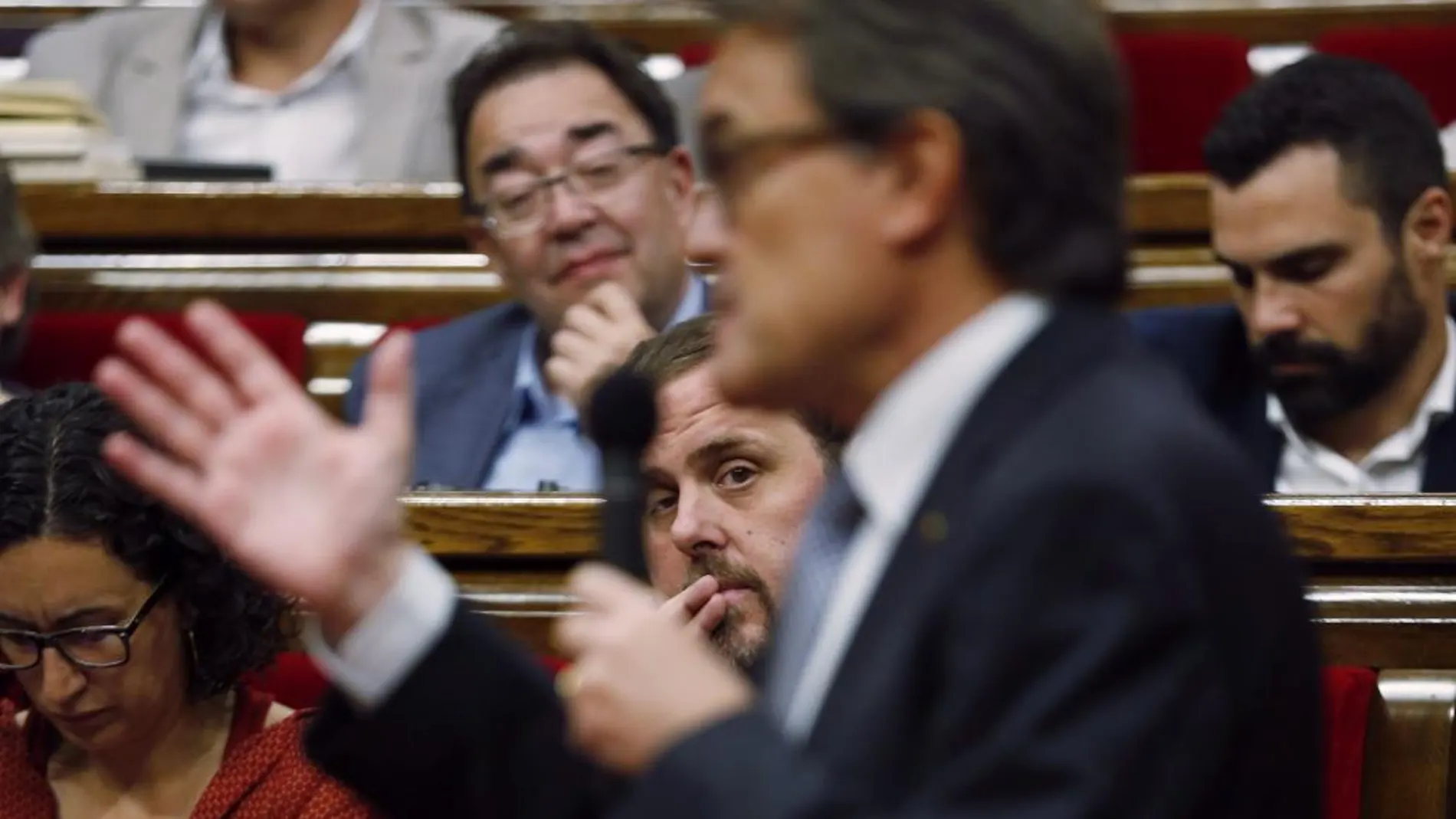 Oriol Junqueras y Artur Mas ayer en el Parlamento catalán