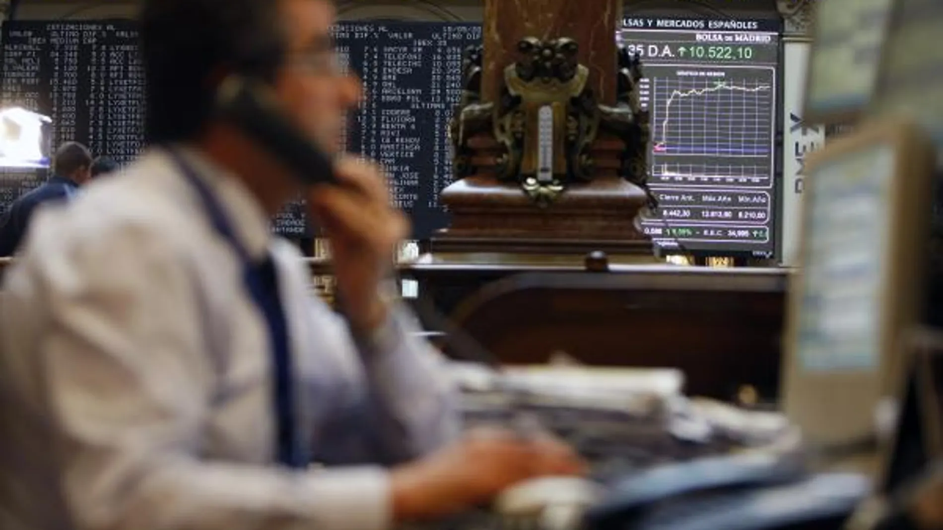 El Ibex 35 cae un 3,21%