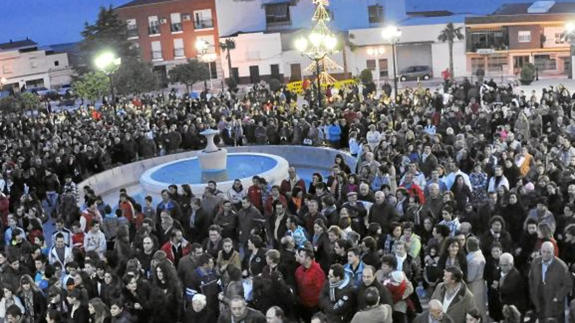 Más de 2.000 personas protestaron esta semana en Arroyo de San Serván contra la imagen del pueblo que han dado los medios de comunicación