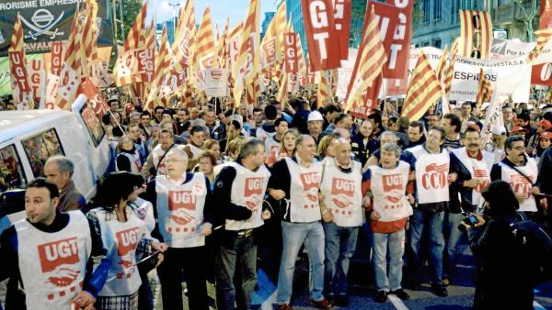 Pirelli presenta un ERE para despedir a los 491 trabajadores de la planta de Manresa